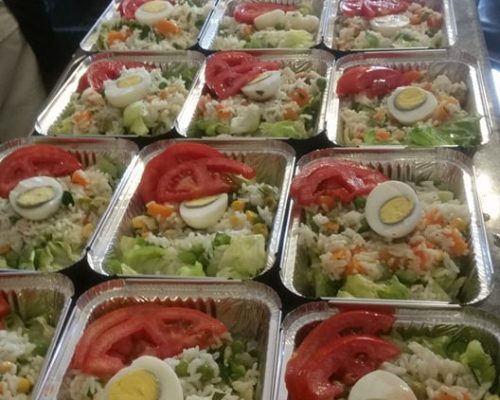 Plateaux repas prêts à la livraison
